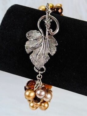 Vintage etched leaf toggle closure costume, cha-cha cha bracelet